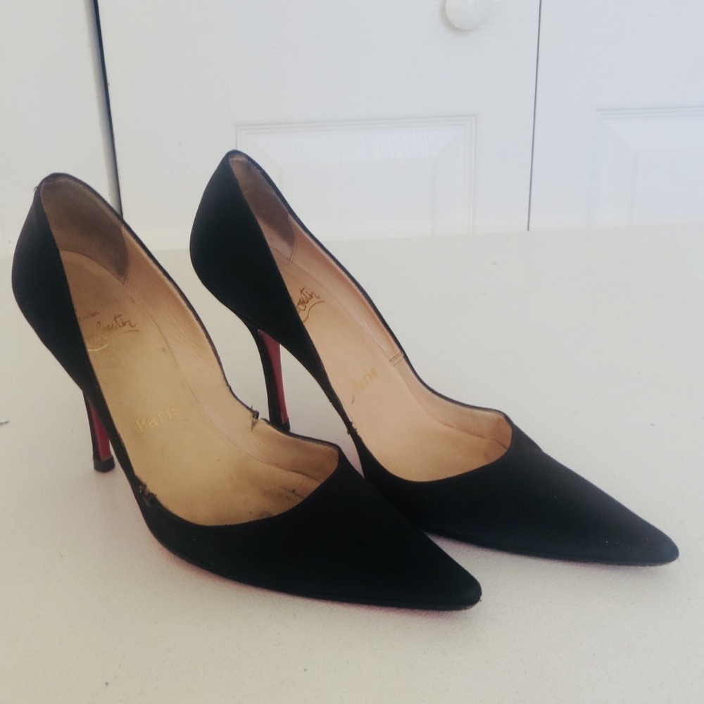 🔴CLEARANCE🔴 Black Satin Christian Louboutin Pumps